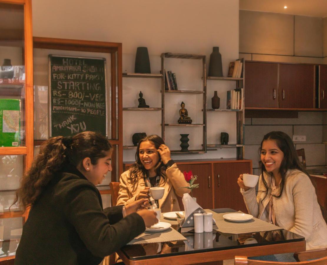 Amritara Sadka Amritsar Hotel Bagian luar foto