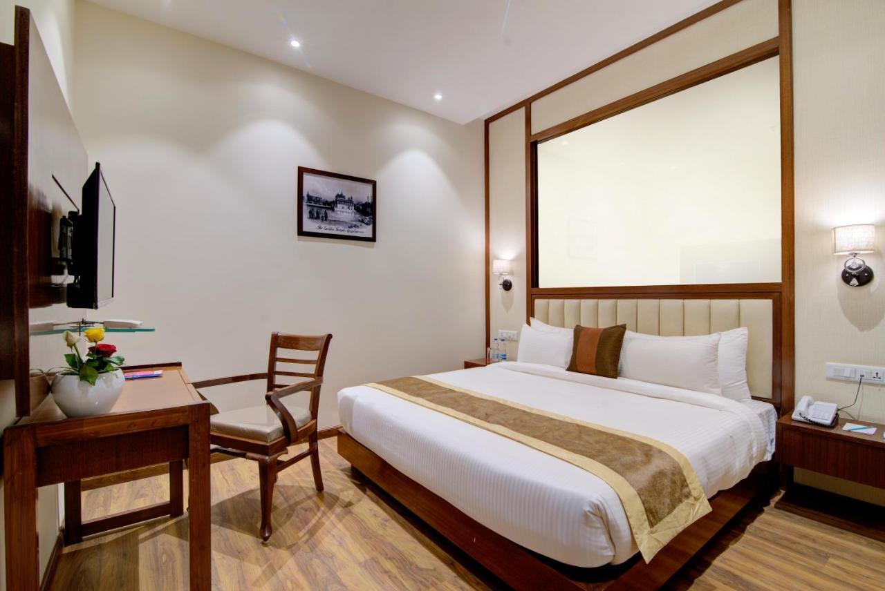 Amritara Sadka Amritsar Hotel Bagian luar foto