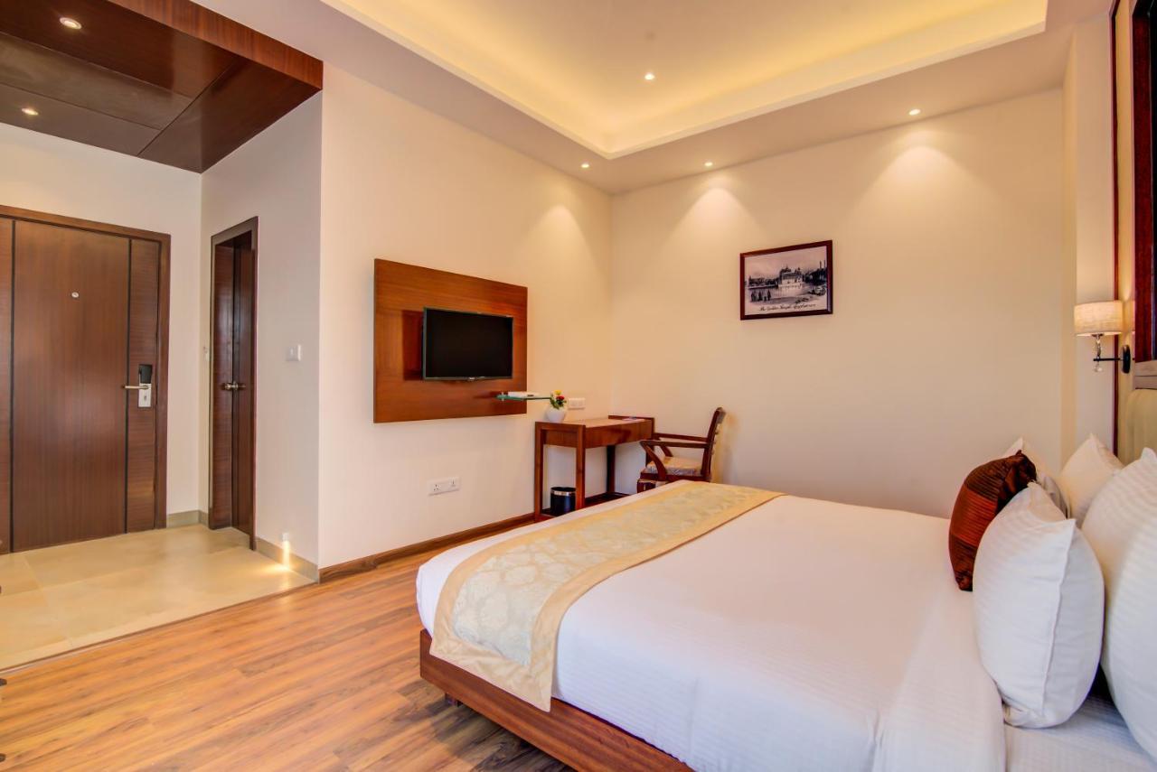 Amritara Sadka Amritsar Hotel Bagian luar foto